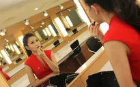 MC Thanh Huyền làm điệu trước khi lên hình