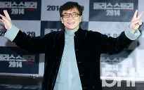 Nghiện công việc, Thành Long ghét Tết