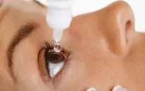 Tai hại vì dùng thuốc nhỏ mắt kéo dài