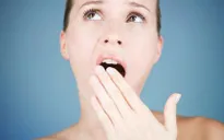 Chữa hôi miệng đơn giản bằng Đông y