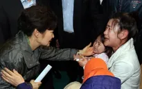 Cứu được bé gái gia đình Việt - Hàn trong vụ chìm phà Sewol