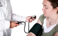 10 biểu hiện báo hiệu huyết áp thấp