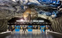 Lạ mắt với ga tàu điện ở Stockholm