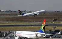 Máy bay của hàng không Nam Phi rung lắc trên không, 20 người bị thương