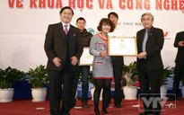 Phóng viên VTV giành giải Báo chí về KH&CN