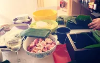 Hương vị Tết trong nồi bánh chưng ở Mỹ