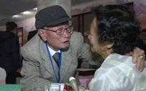 Đẫm nước mắt cuộc đoàn tụ các gia đình ly tán hai miền Triều Tiên