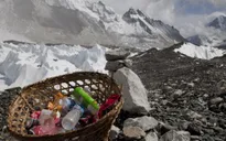 Nepal quy định bảo vệ môi trường với người leo núi