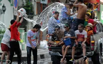 Toàn cảnh lễ hội té nước Songkran 2013