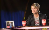 Keith Urban "đốn tim" khán giả American Idol với hành động siêu lãng mạn
