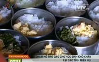 Học sinh miền núi “mòn mỏi” chờ gạo hỗ trợ