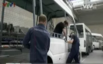 Pháp: Mâu thuẫn gia tăng do luật thuế thu nhập mới