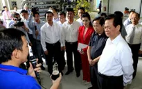 Thủ tướng chúc Tết cán bộ, nhân viên nhà máy xử lý rác Đa Phước