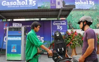 Mỗi lít xăng sinh học E5 đang lỗ 434 đồng