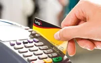 Người tiêu dùng nên khiếu nại nếu bị phụ thu khi thanh toán bằng thẻ