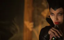 Angelina Jolie tái xuất, Maleficent ra mắt ấn tượng tại Paris