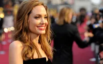 Angelina Jolie sẽ tiếp tục cắt bỏ buồng trứng