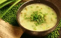 Dinh dưỡng cho trẻ bị sốt ngày hè