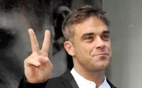 Robbie Williams đi vào lịch sử bảng xếp hạng
