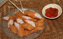 Lạ miệng với nem chua chiên