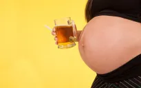 Thai phụ có nên dùng đồ uống có cồn?