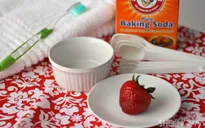 Tự làm trắng răng với dâu tây