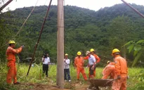 Ngành điện lực Nghệ An khắc phục hậu quả sau bão lụt