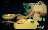 Bánh tôm Hồ Tây - Từ món ăn bình dân đến đặc sản