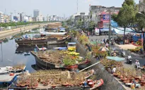 Chợ hoa “trên bến dưới thuyền” - Nét thú vị của Tết Sài thành