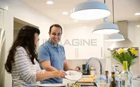 Muốn hạnh phúc, phụ nữ nên chọn bạn đời biết chia sẻ việc nhà!