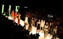 Dàn chân dài Vietnam’s Next Top Model áp đảo Elle Fashion Show