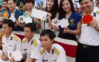 Nghệ sĩ TP.HCM gửi mùa xuân ra hải đảo