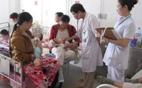 Huế: Bệnh nhi nhập viện tăng cao do thời tiết