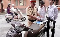 Bộ GD&ĐT chấn chỉnh tình trạng học sinh đi xe máy không bằng lái