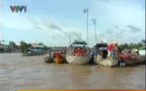 Cuộc sống lênh đênh của những đứa trẻ làng ven sông