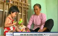 Xót thương bé 3 tuổi bị ung thư võng mạc