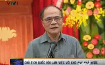 Chủ tịch Quốc hội Nguyễn Sinh Hùng làm việc với Kho bạc Nhà nước