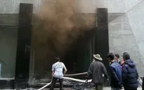 Chùm ảnh: Cận cảnh vụ cháy kinh hoàng khu ăn chơi của giới trẻ Hà Nội