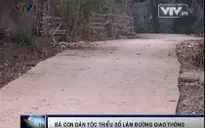Bà con dân tộc thiểu số hiến đất làm đường giao thông