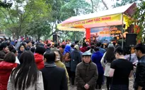 Du khách nô nức trẩy hội Lim
