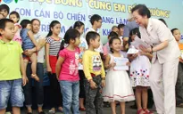 Phó Chủ tịch nước trao học bổng “Cùng em đến trường”