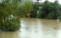 Trú mưa trong nhà, hai mẹ con thiệt mạng vì bị sét đánh