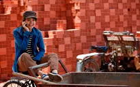 Minh Hằng "vừa đi vừa khóc" trên xe hơi vì... cảm thấy cô đơn