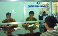 Bỏ ghi họ tên cha và mẹ trên chứng minh nhân dân