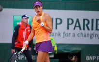 Tay vợt gây sốc khi hạ Serena ở vòng 2 Roland Garros mạnh về đánh đôi