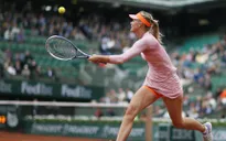 Roland Garros: Vất vả hạ sao trẻ Muguruza, Masha góp mặt ở bán kết