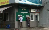 12 ngân hàng áp dụng thu phí ATM