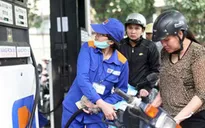 Giá xăng giảm 500 đồng/lít