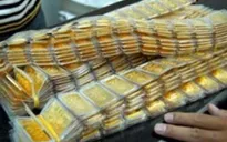 Vì sao không thể thu hẹp khoảng cách giá vàng?