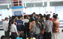 Có vé không được lên tàu: Hành khách náo loạn Ga Sài Gòn